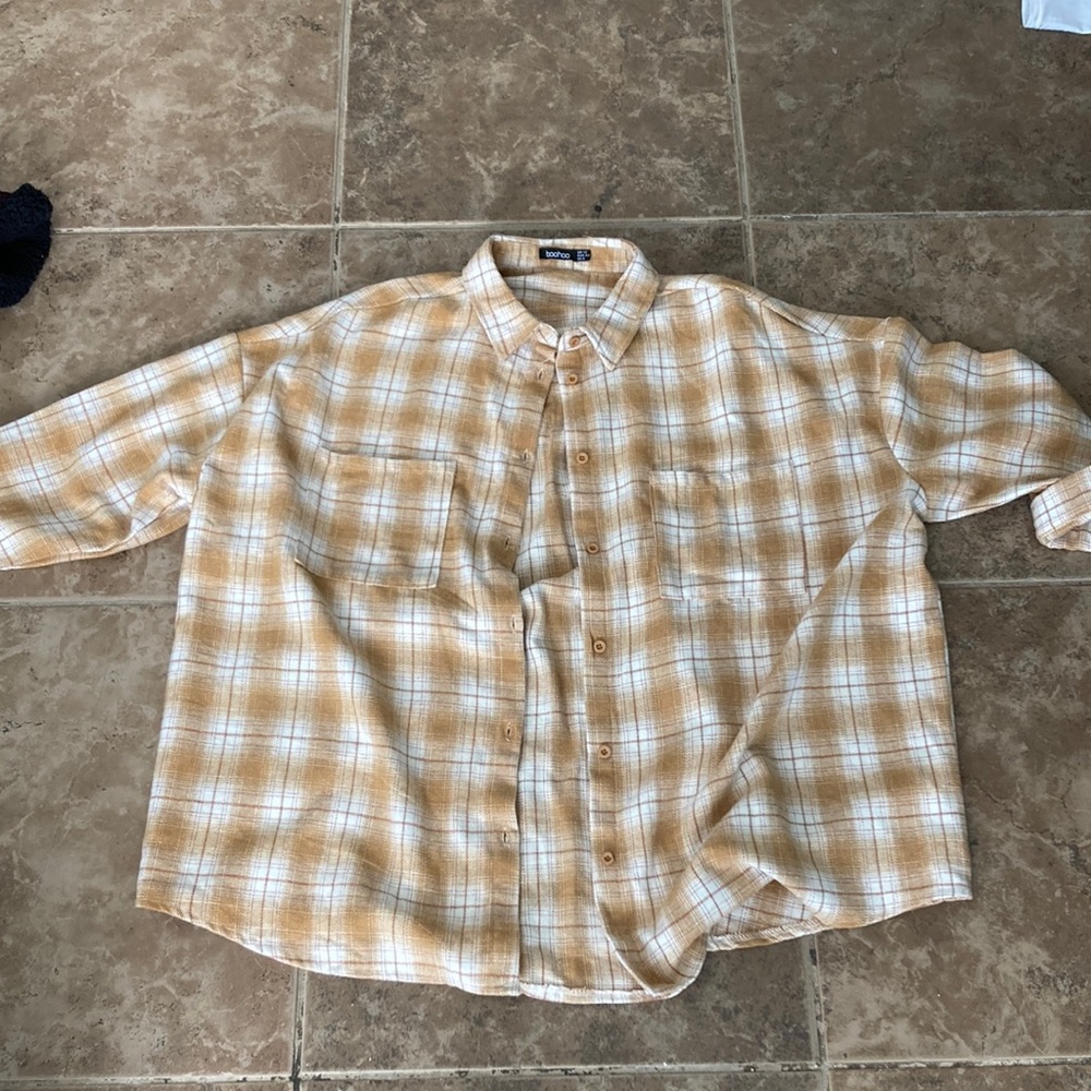 Oversized tan plaid shirt size 8